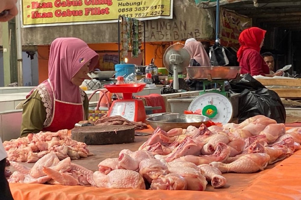  Harga Daging Ayam Turun, Riau Deflasi 0,22% Selama Juni 2024