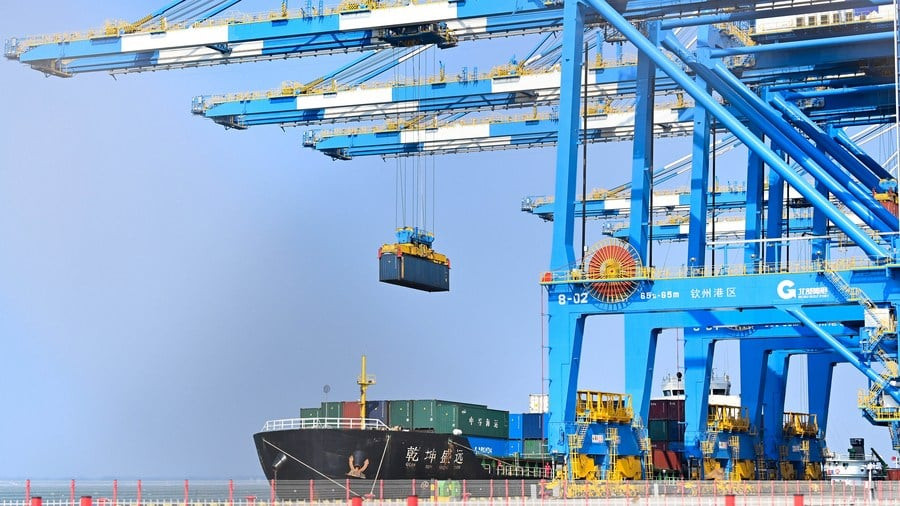  China’s Manufacturing Activity Contracts for Second Straight Month