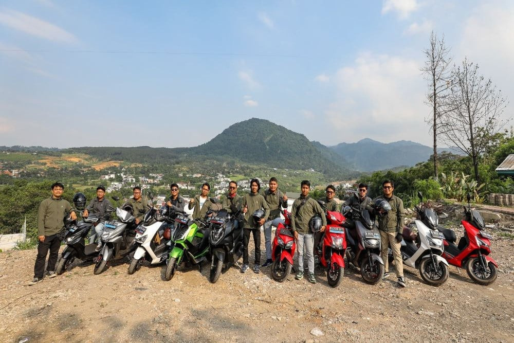  Mengakselerasi Penjualan Sepeda Motor Listrik