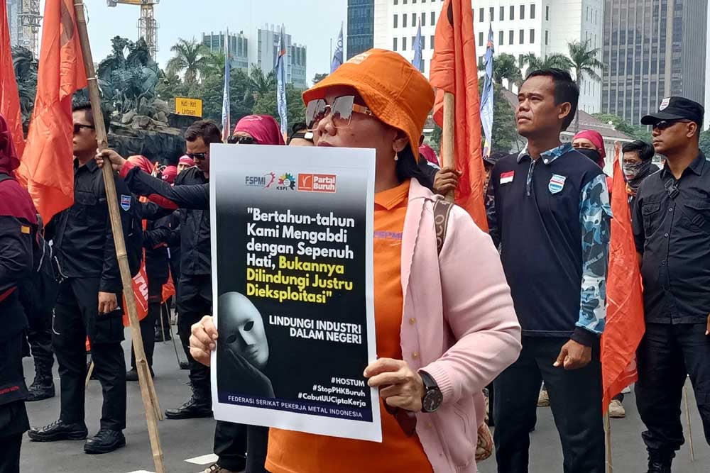  Badai PHK, Demo Buruh Desak Jokowi Lindungi Industri Lokal