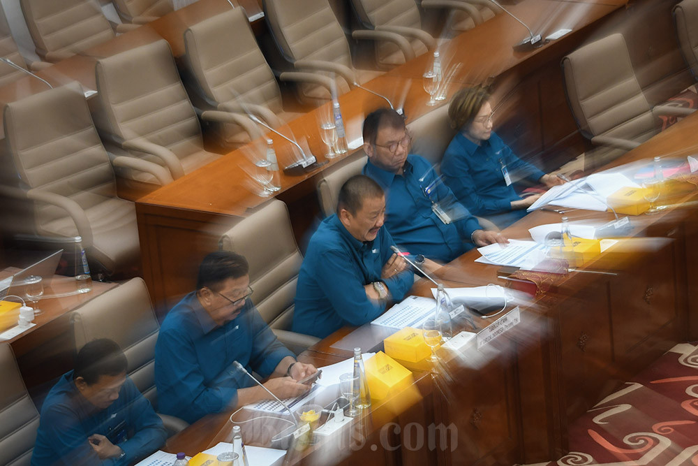  Raker DPR Dengan Garuda Indonesia