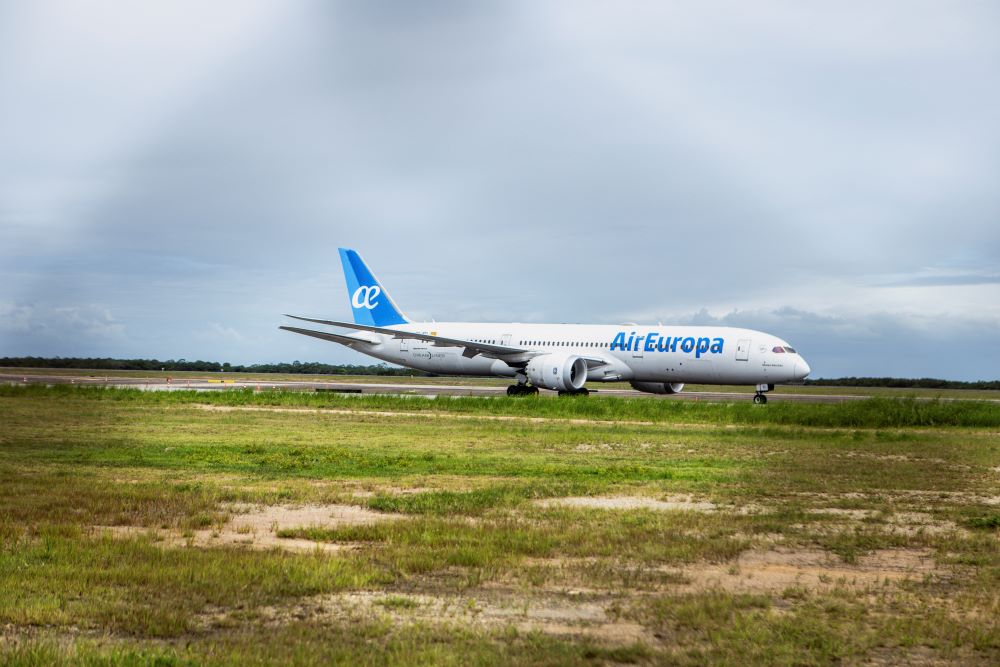  Ngerinya Turbulensi Pesawat Air Europa, Penumpang Terlempar hingga Hantam Plafon