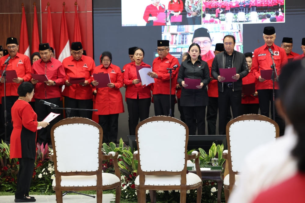  Megawati Lantik Adian Napitupulu Jadi Wasekjen PDIP