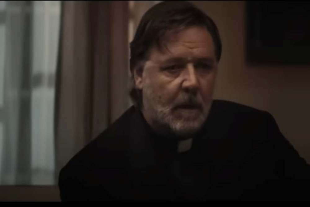  Russell Crowe Kembali Bintangi Film Horor "The Exorcism", Tayang Hari Ini di Bioskop