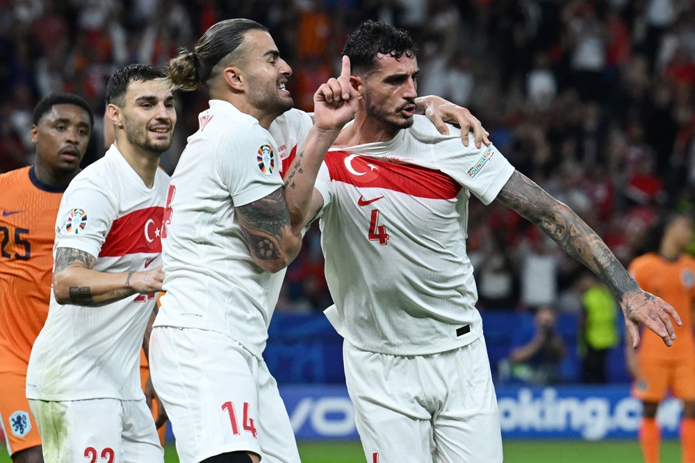 Timnas Turki merayakan gol ke gawang Beland di perempat final Euro 2024. Hasil Belanda vs Turki, Memimpin di Babak 1, Turkiye Selangkah Lagi ke Semifinal./ REUTERS/Annegret Hilse