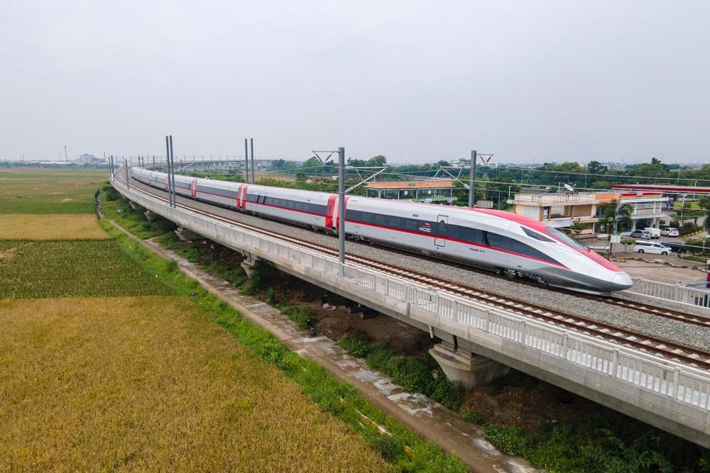 Kereta Cepat Whoosh telah memberangkatkan sekitar 450 ribu penumpang selama musim liburan periode 14 Juni sampai dengan 6 Juli 2024/ Dok. KCIC