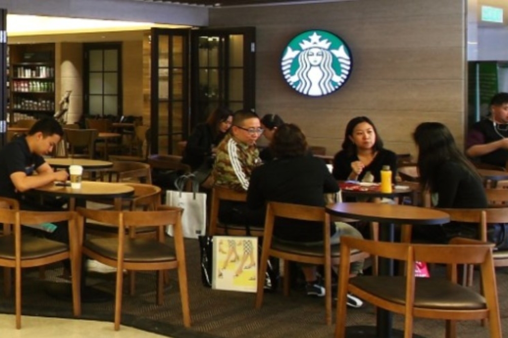 Suasana gerai Starbuks yang dikelola PT MAP Boga Adiperkasa Tbk./starbucks.co.id