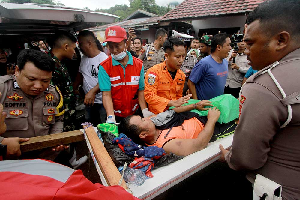  Evakuasi Korban Longsor di Kawasan Tambang Emas Rakyat di Gorontalo