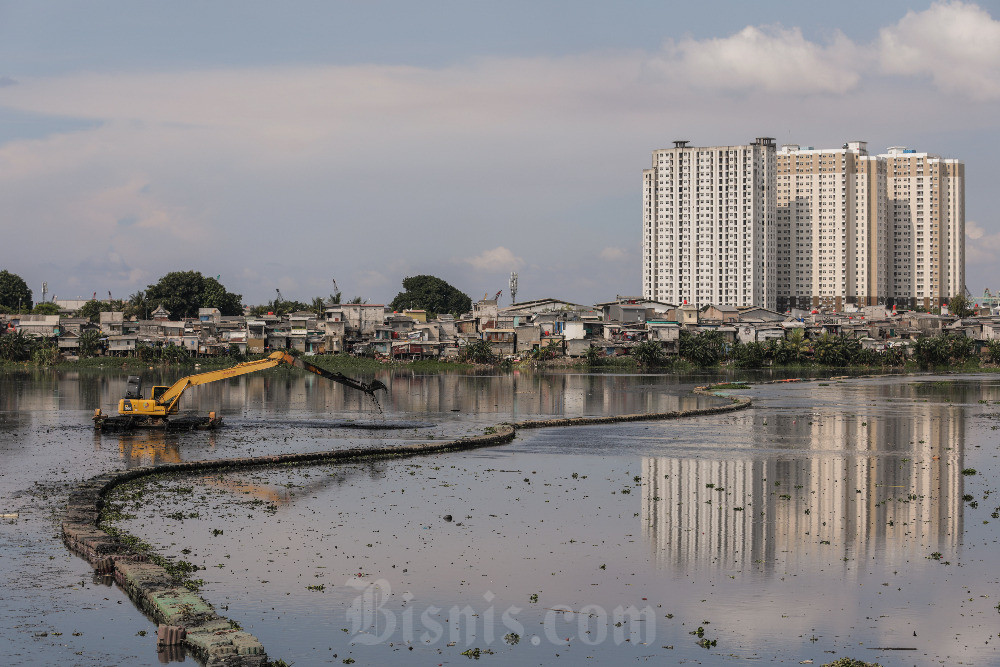  Antisipasi Banjir, Pemprov DKI Lakukan Pengerukan Waduk Pluit