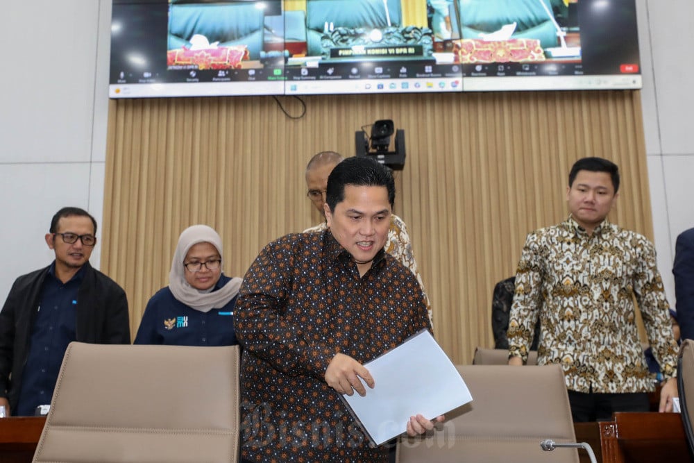  Ada Kaleng Khong Guan Isi Rengginang Saat Komisi VI DPR Ketok PMN BUMN 2025