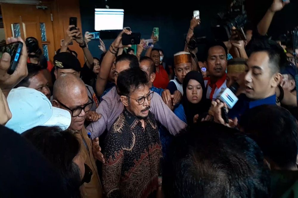  Sidang Vonis SYL Berujung Ricuh, Peralatan Hingga Kamera Jurnalis Rusak