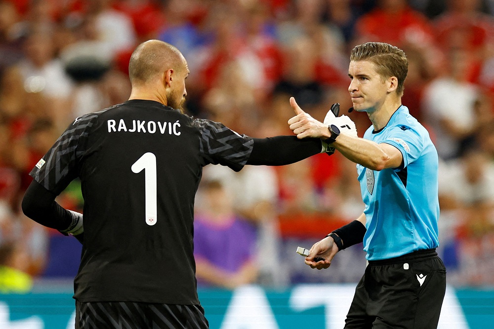  Final Euro 2024 Dipimpin Wasit yang Rugikan Timnas Indonesia dan Usir Shin Tae-yong