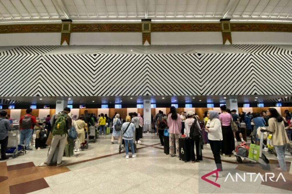  Penumpang di Bandara Juanda Naik 5% per Semester I/2024