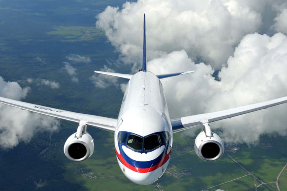  3 Fakta Jatuhnya Pesawat Sukhoi Superjet 100 di Rusia, 3 Awak Tewas