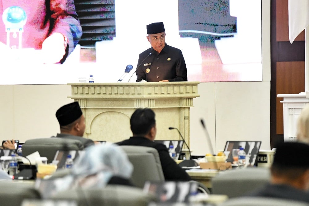  Sampaikan Rancangan KUAPPAS 2025, Bey Akui PAD Tahun Depan Bakal Turun