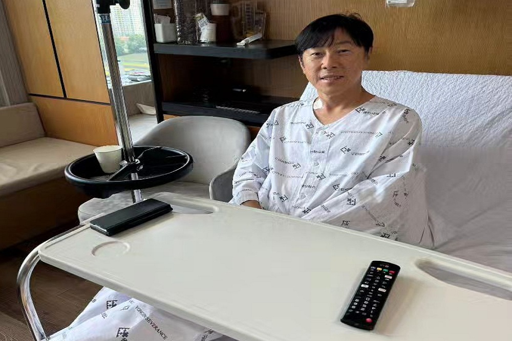  Shin Tae-yong Pamer Foto di Rumah Sakit, Operasi 6 Jam karena Radang Paru-paru