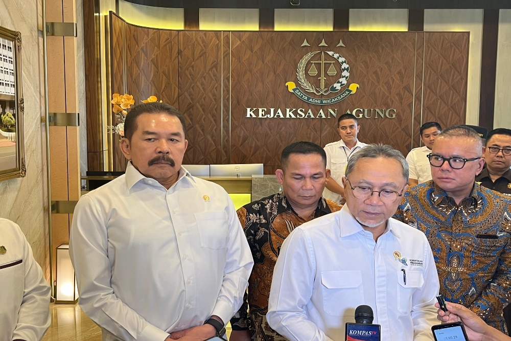  Mendag Temui Jaksa Agung Minta Bantuan Hukum Atasi Impor Tekstil Ilegal