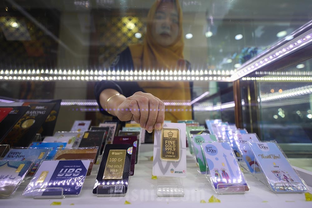  Harga Emas Antam Pecah Rekor Baru Hari Ini, Tembus Rp1.420.000 per Gram