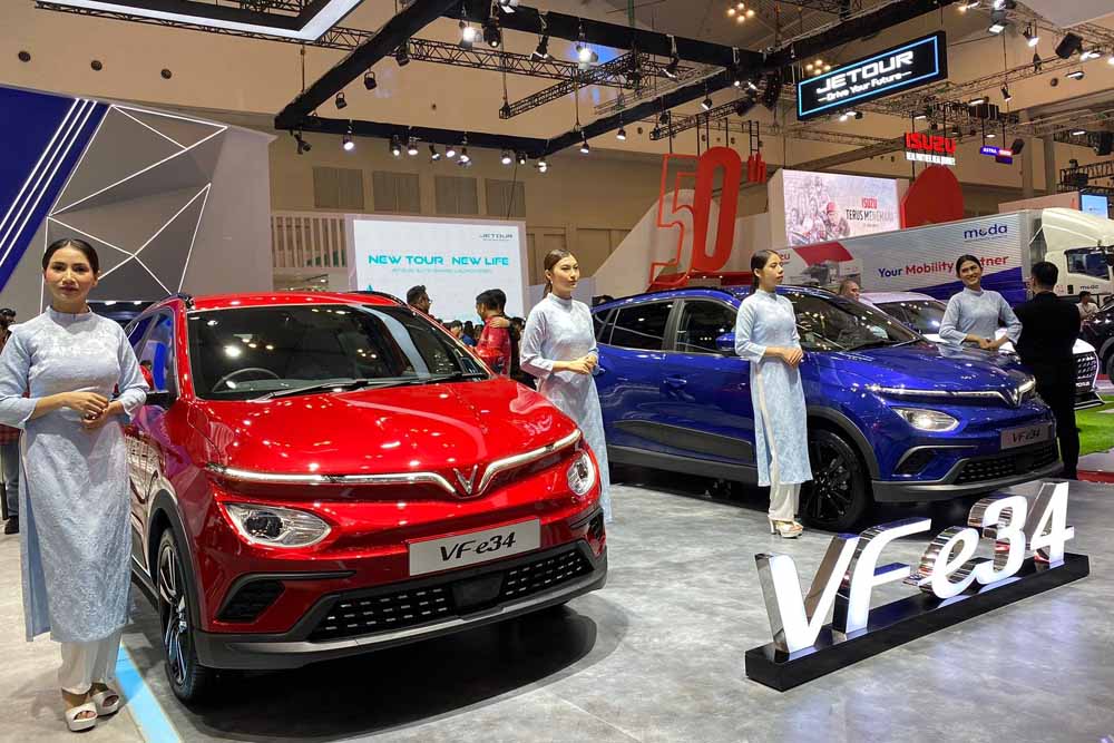 VinFast Banting Harga Mobil Listrik VF5 dan VFe34 di GIIAS 2024