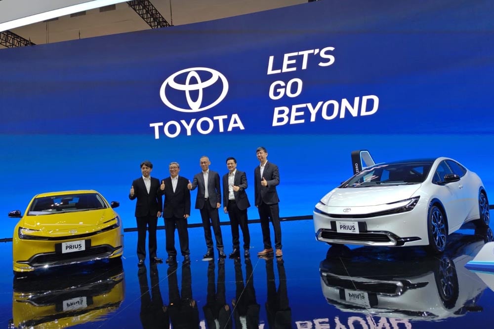  Toyota Pamerkan Prius Teknologi PHEV di GIIAS 2024