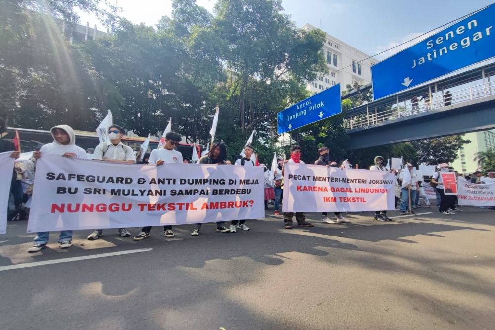  Buruh Tekstil Demo Tuntut Pemerintah Segera Berantas Barang Impor Ilegal