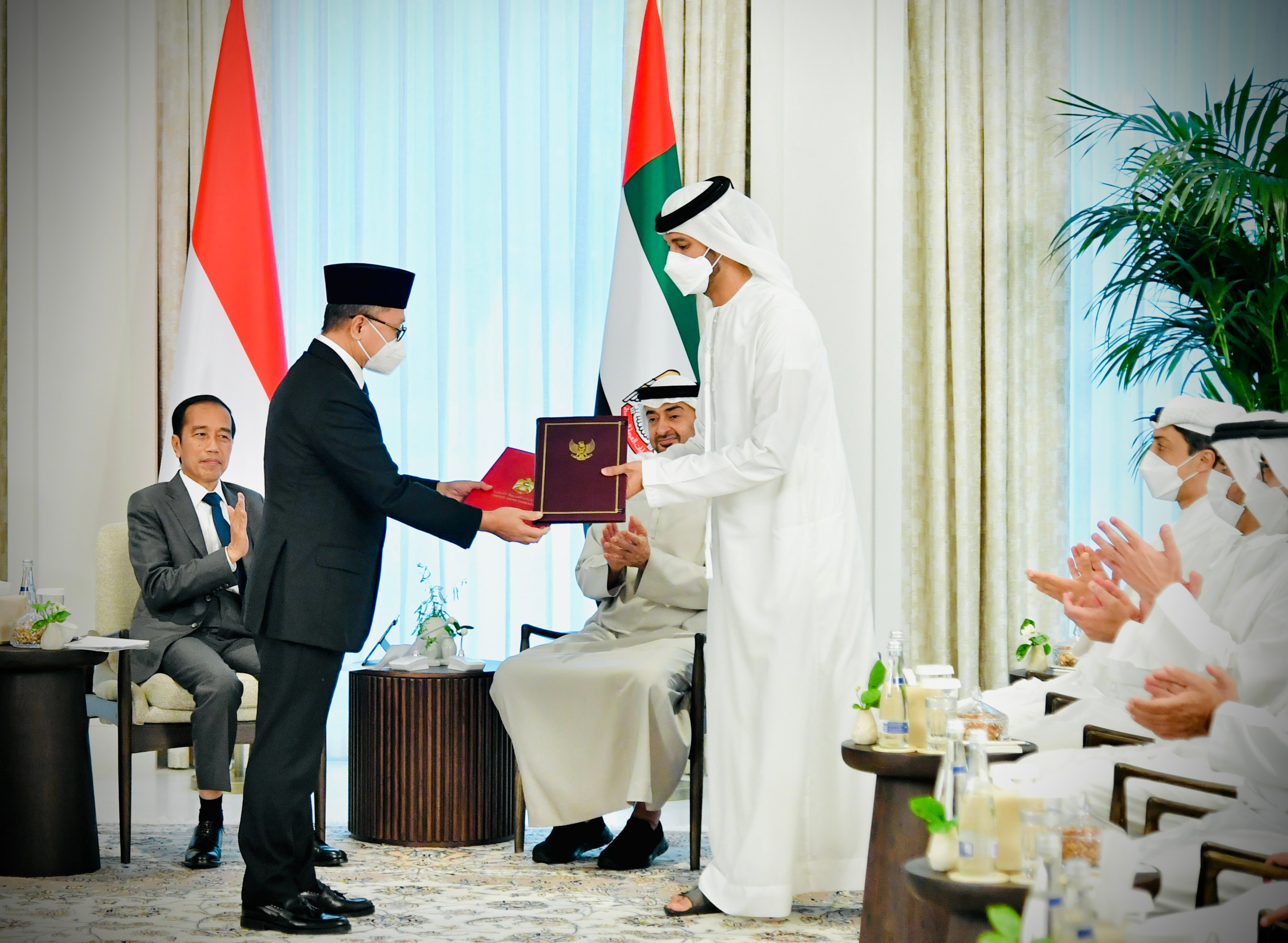  Jokowi Bags a Trove of MoUs from UAE