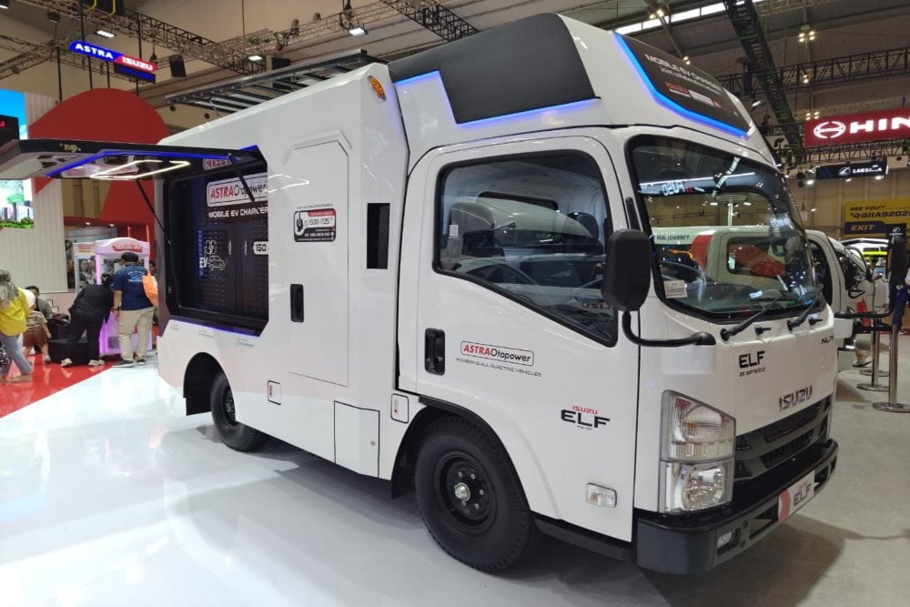  Isuzu Pamerkan ELF Mobile EV Charger di GIIAS 2024, Bisa Jadi Power Bank Mobil Listrik