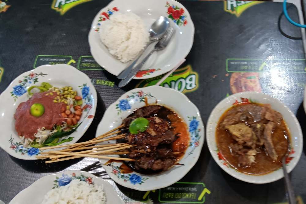  Jelajah Ekonomi Hijau : Sate Hajat, Menu Legendaris Racikan Keluarga