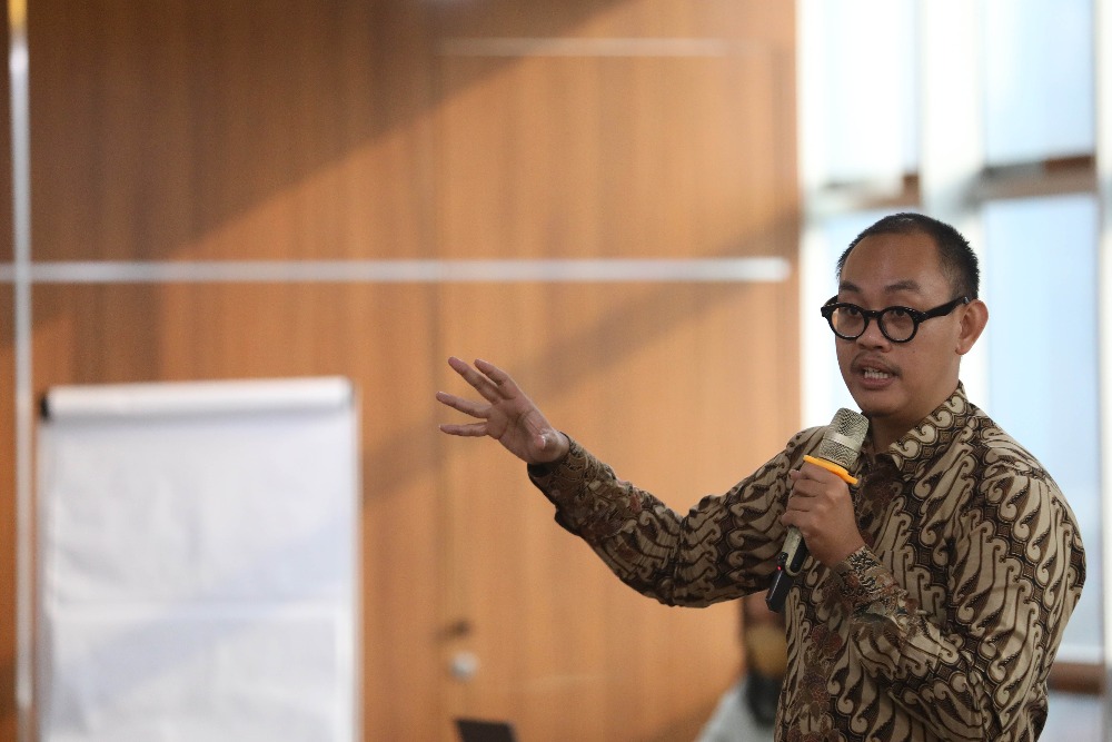  Ekonom Soroti Langkah Jokowi Teken Perpres Izin Tambang untuk Ormas Keagamaan