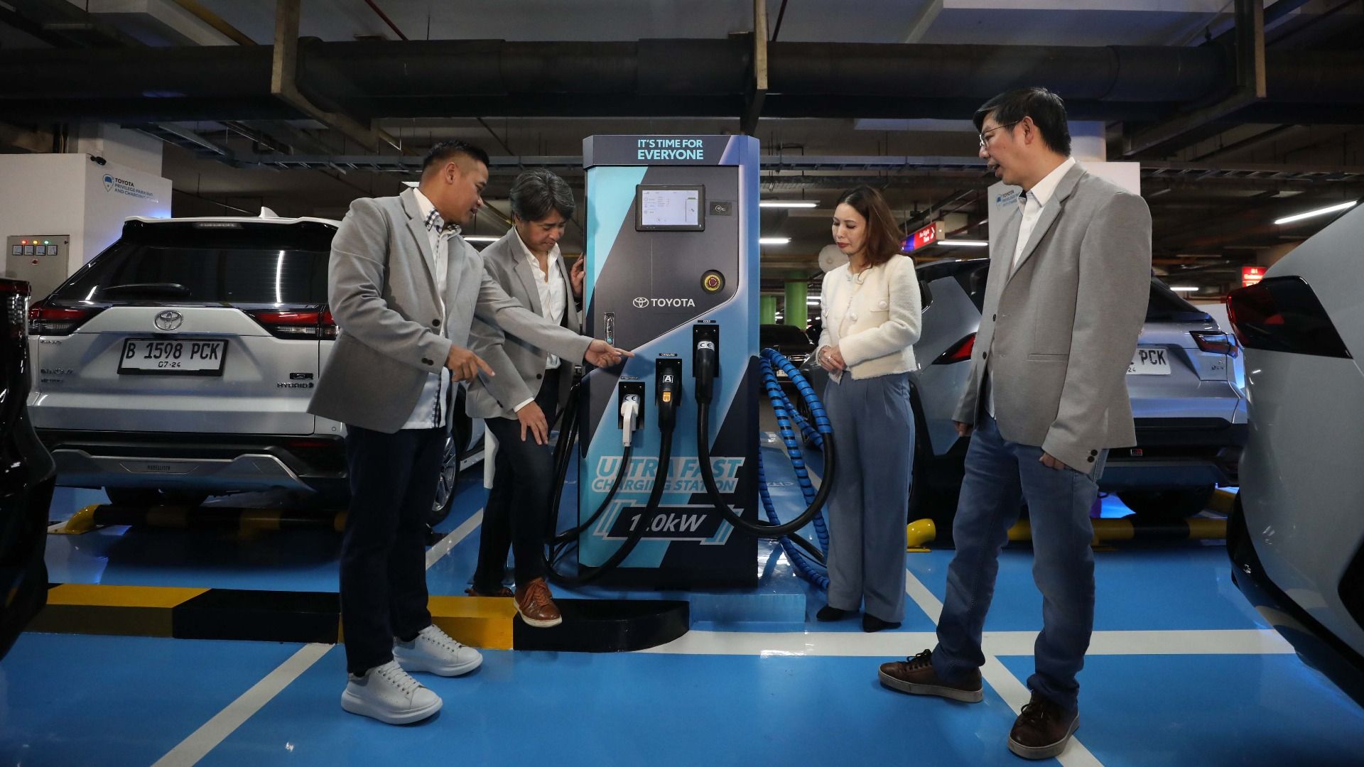  Strategi Merek Astra (ASII) yang Dipepet Mobil Listrik China dan Penjualan yang Lesu