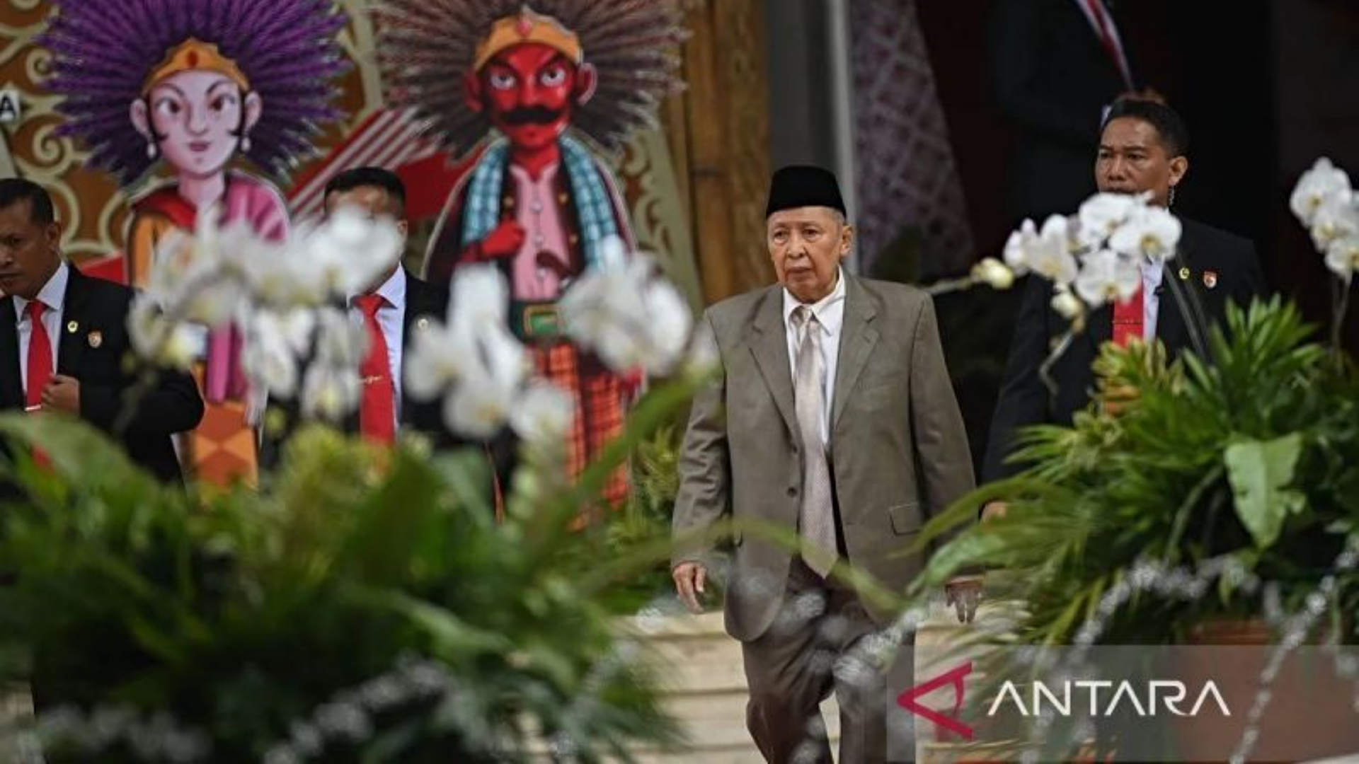 Historia Bisnis: Hamzah Haz Sang Kamus APBN di Pusaran Kenaikan Harga BBM