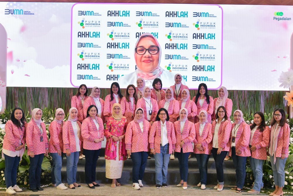  Srikandi Pegadaian Resmi Berdiri pada Momen Hari Kebaya Nasional