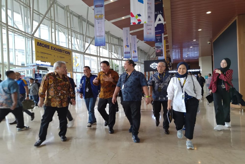  Ahok Sambangi GIIAS 2024, Wanti-wanti Agar Otomotif Tak Rontok Seperti Tekstil
