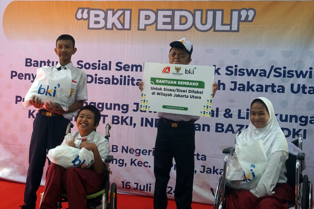  BKI Salurkan Bantuan Sembako untuk Penyandang Disabilitas