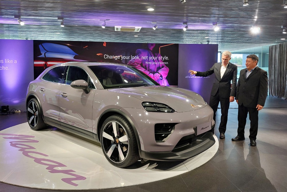  Mobil Elektrik Porsche Dijual Rp2,49 Miliar, Akselerasi 5,2 Detik ke 100 Km/Jam