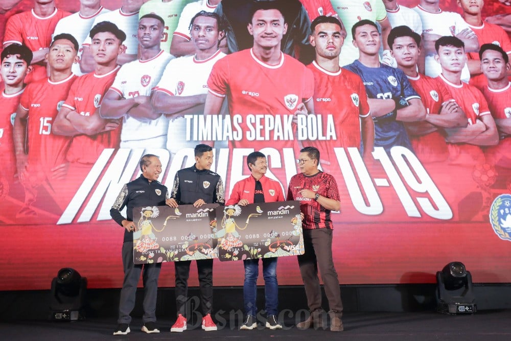  Bank Mandiri Serahkan Apresiasi Untuk Timnas U-19