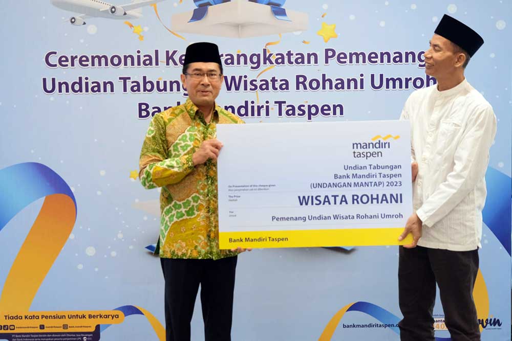  Bank Mandiri Taspen Berangkatkan 8 Pemenang Undian Umroh