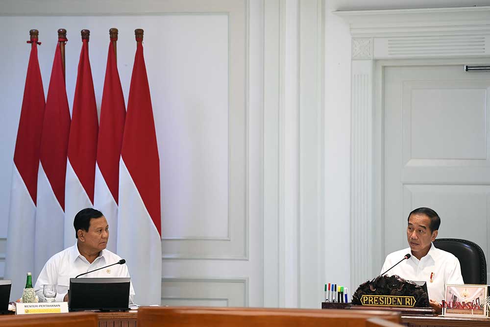  Presiden Joko Widodo Bahas RAPBN 2025 saat Memimpin Rapat Terbatas