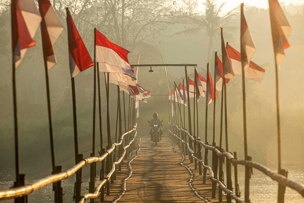  Sambut Hari Kemerdekaan, Jembatan Bambu di Bantul Dihiasi Bendera Merah Putih