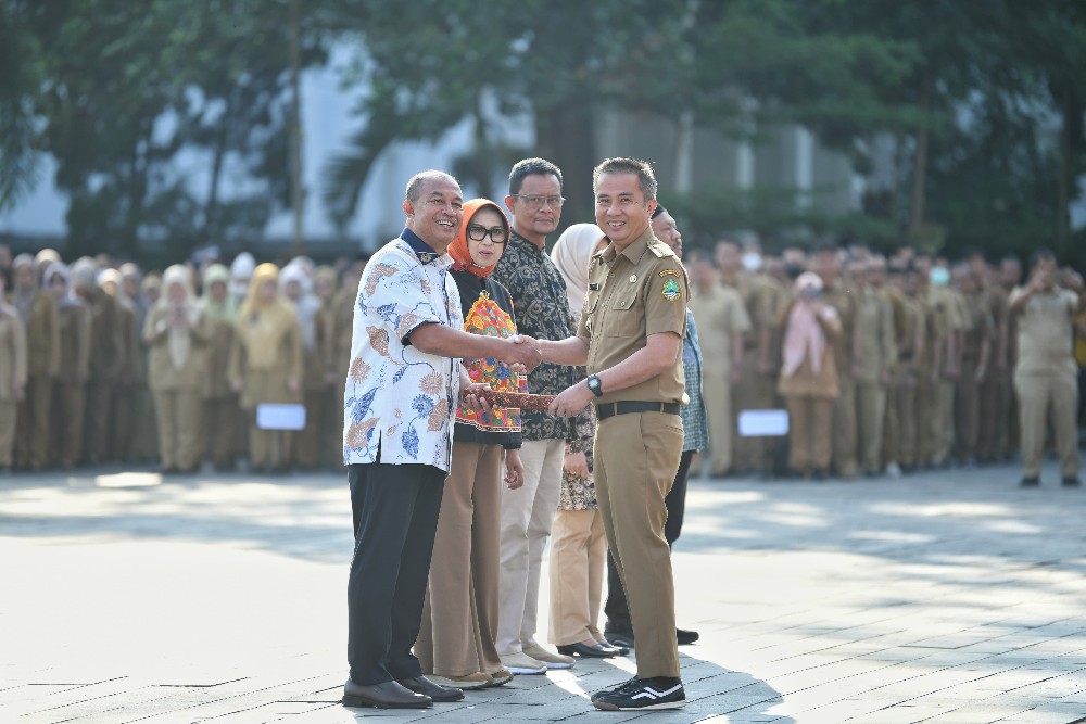  Lepas Kepala DKPP dan DLH Jabar,  Bey Puji Kinerja Arifin dan Prima