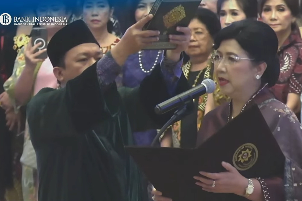  Destry Damayanti Ambil Sumpah Lanjutkan Jabatan Deputi Gubernur Senior BI