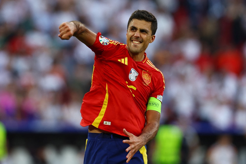 Gelandang Spanyol Rodri disanksi UEFA karena nyanyian soal Gibraltar / Reuters/Lee Smith