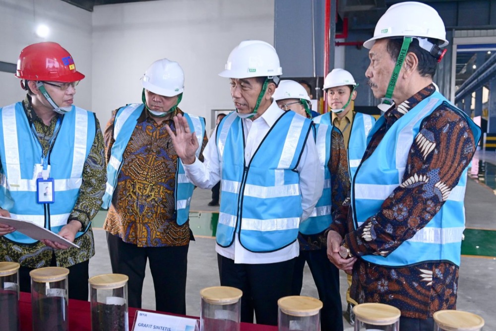 Presiden Jokowi Resmikan Pabrik Bahan Anoda Baterai Litium PT Indonesia BTR New Energy Material yang berada di Kawasan Ekonomi Khusus (KEK) Kendal, Kabupaten Kendal, Provinsi Jawa Tengah, Rabu (07/08/2024). Foto: BPMI Setpres/ Muhclis Jr.