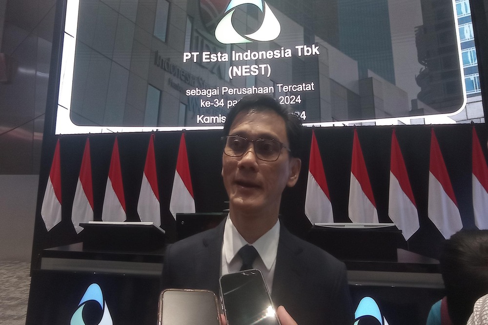 Direktur PT Esta Indonesia Tbk, Hoo Anton Siswanto saat pencatatan NEST di Bursa Efek Indonesia (BEI), pada Kamis (8/8/2024)/Bisnis-Erta Darwati.