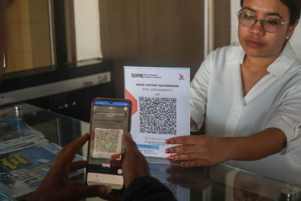 Pembayaran untuk penginapan di Hotel Victory 1, Kefamenanu, NTT telah menggunakan QRIS dan membawa dampak positif terhadap okupansi hotel. BISNIS/Himawan L. Nugraha