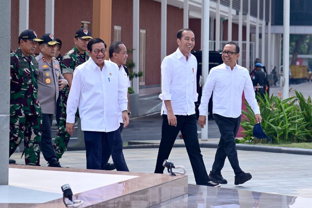  Momen Airlangga, Jokowi hingga Menteri KIM Makan Bakso di IKN