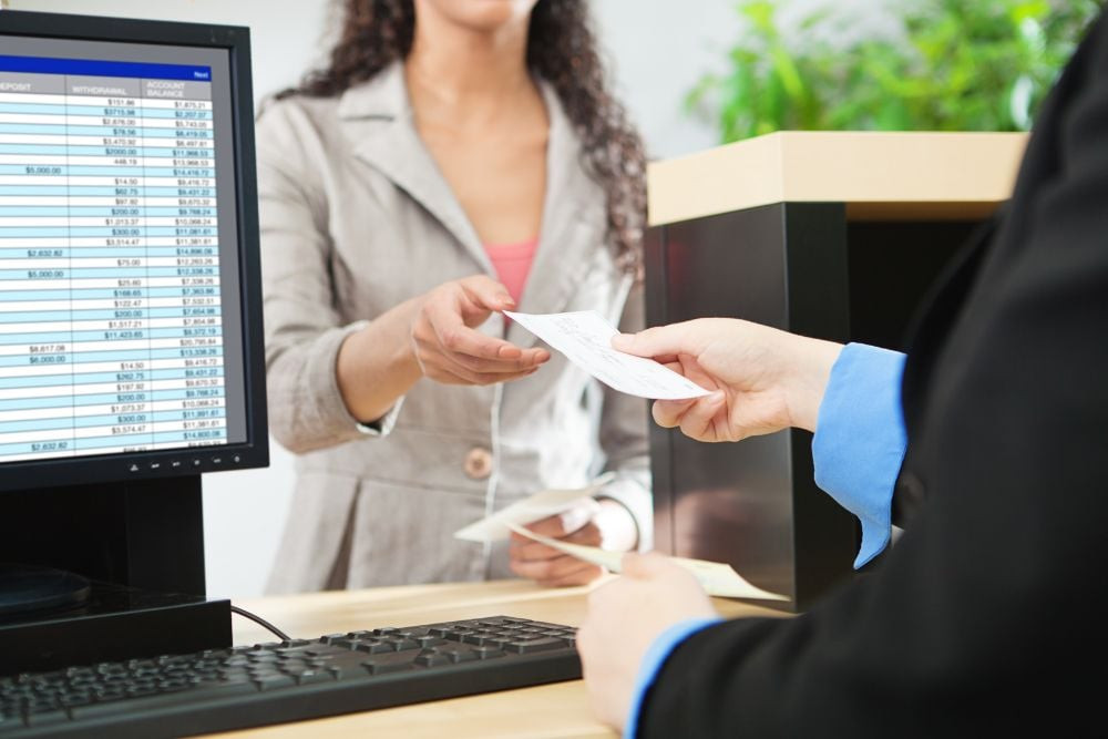  Banking Industry Rolls Out Products to Tap Wealthy Clients