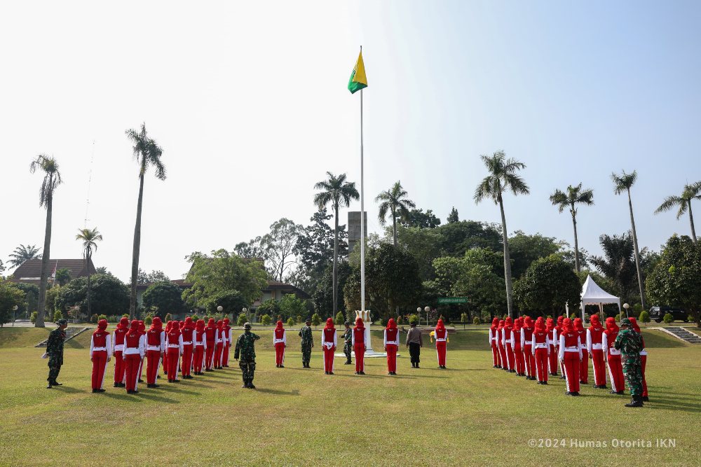  DPR Minta Paskibraka Tidak Lepas Jilbab Saat Pengibaran Bendera Pusaka