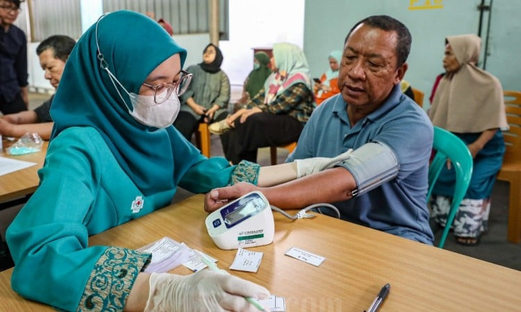  Insurance Firms Hike Premiums Amid Medical Inflation