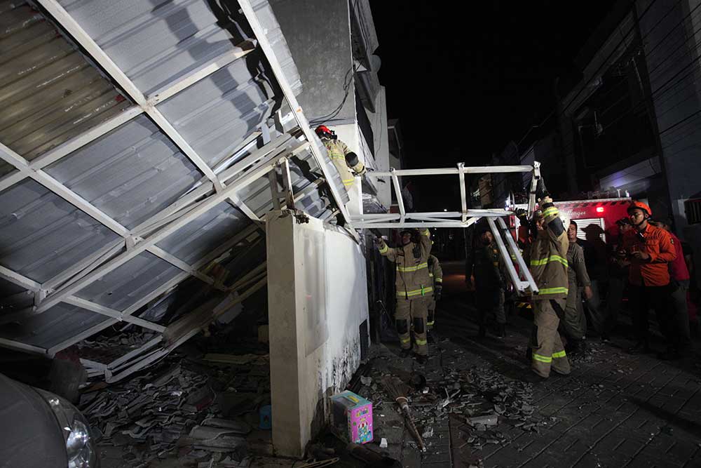  Ledakan Gas Elpiji Hancurkan Sebuah Rumah di Surabaya